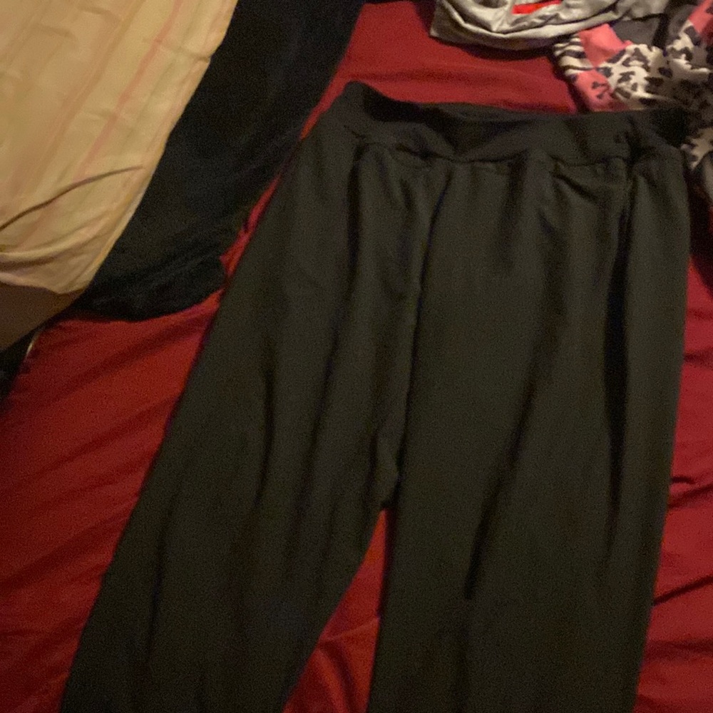 black capris